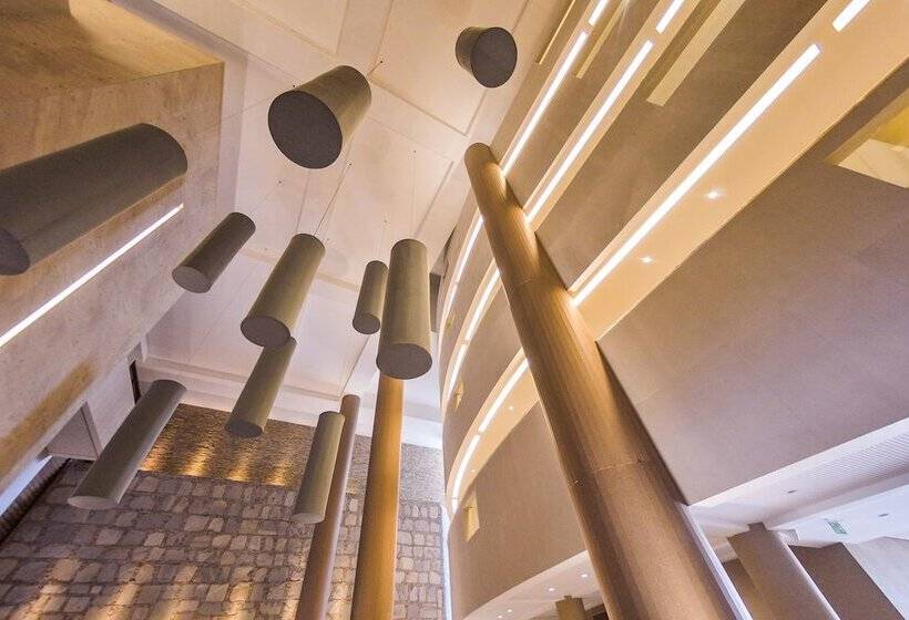 Vogal Luxury Beach Hotel & Spa