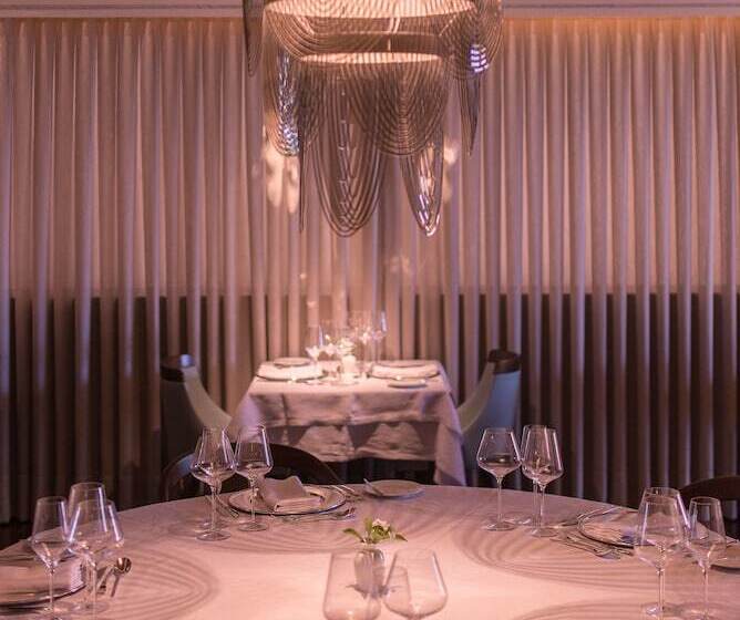 Vogal Luxury Beach Hotel & Spa