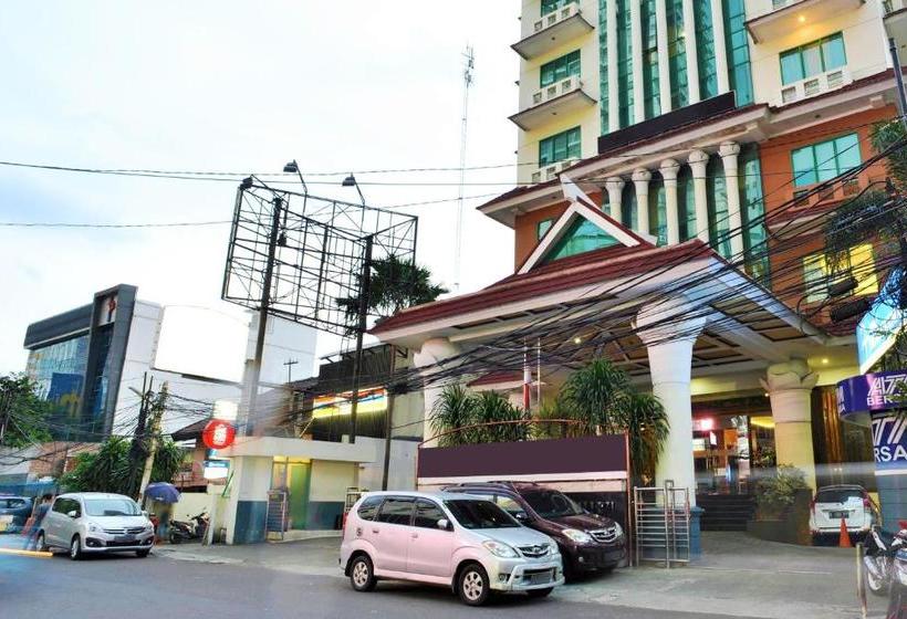 호텔 Zen Rooms Near Grand Indonesia Mall