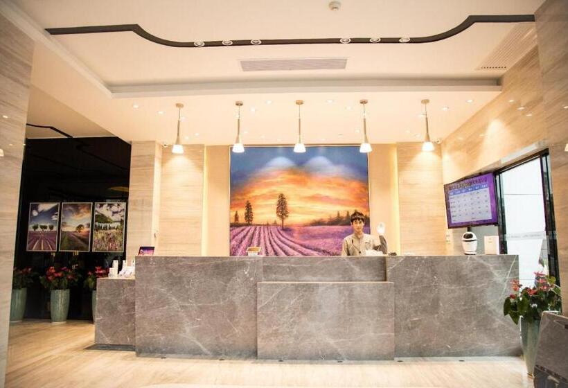 Lavande Hotels·shenzhen North Railway Station Bantian Metro Station