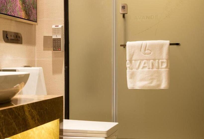 Lavande Hotels·shenzhen North Railway Station Bantian Metro Station