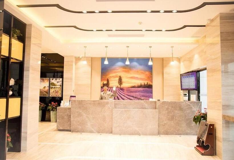 Lavande Hotels·shenzhen North Railway Station Bantian Metro Station