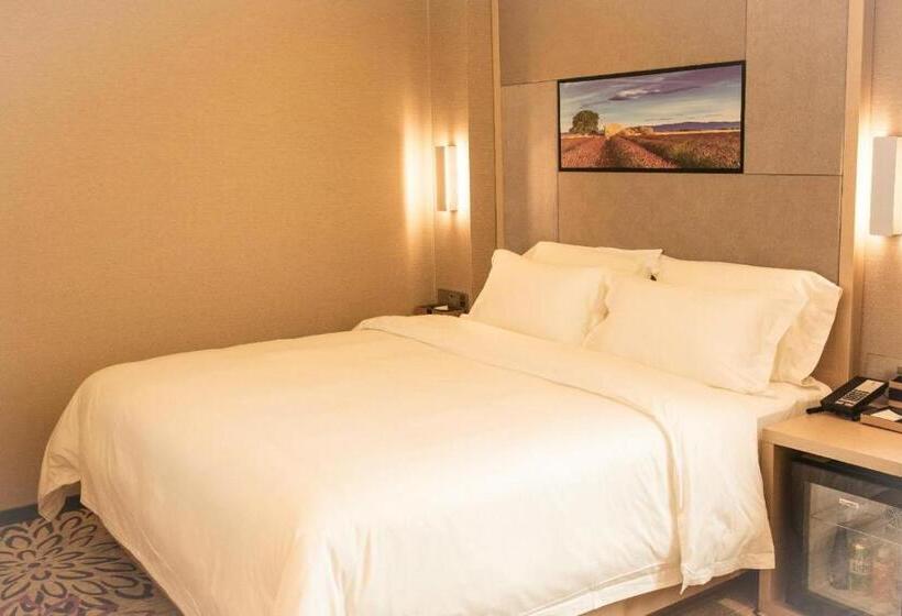 Lavande Hotels·shenzhen North Railway Station Bantian Metro Station