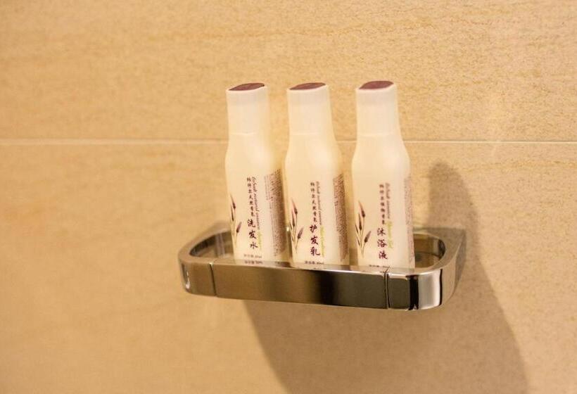 Lavande Hotels·shenzhen North Railway Station Bantian Metro Station