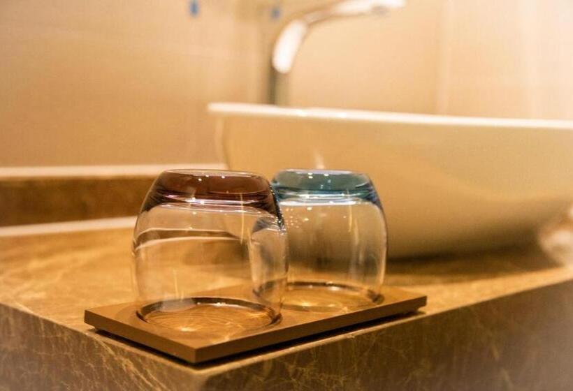 Lavande Hotels·shenzhen North Railway Station Bantian Metro Station