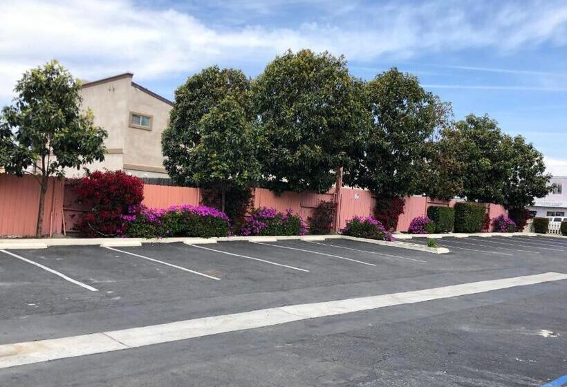 מוטל Pacific Inn