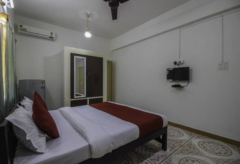 Oyo Home 10791 Elegant Studio