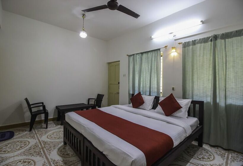 Oyo Home 10791 Elegant Studio