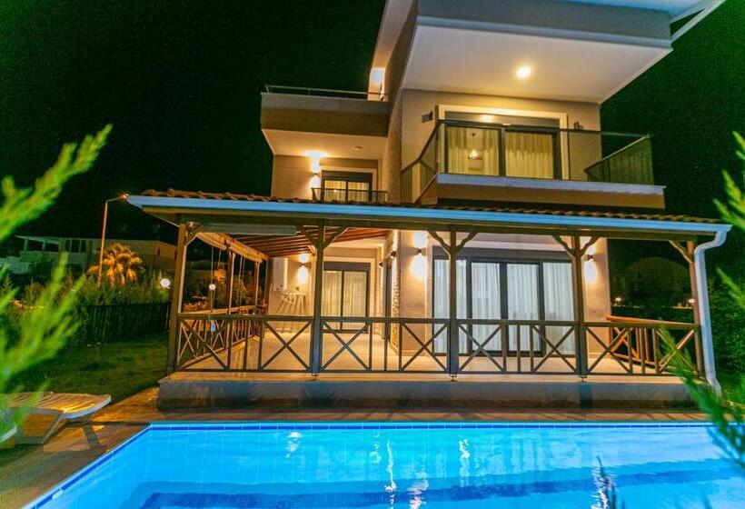 Paradise Town Villa Lisa