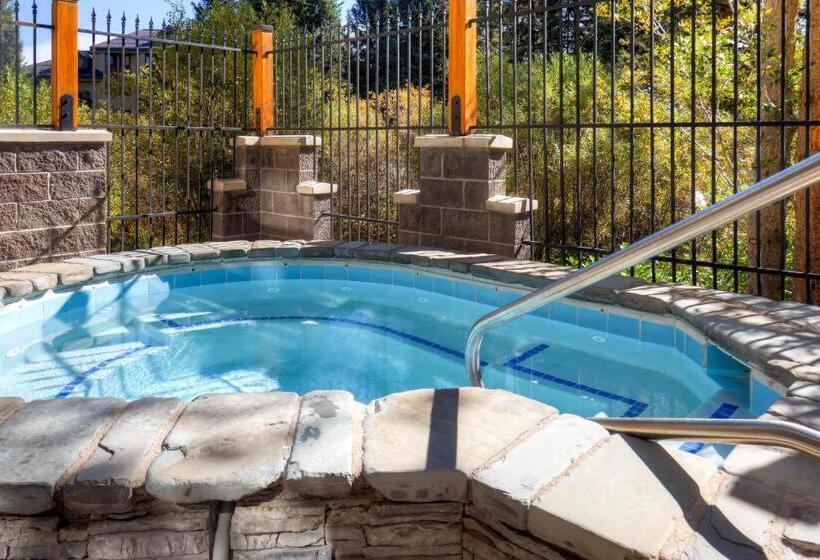 Two Bedroom 304 At Trails End