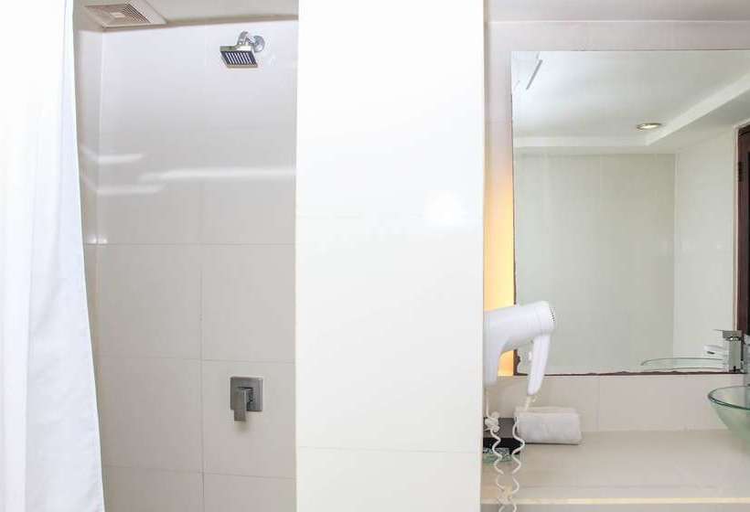 호텔 Airy Premier Legian Padma Kuta Bali