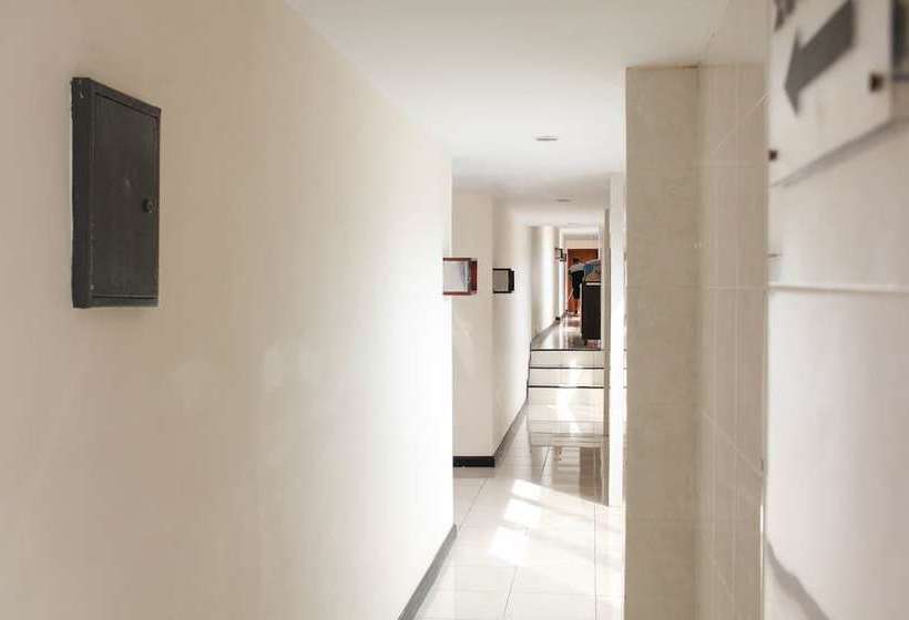 호텔 Airy Premier Legian Padma Kuta Bali