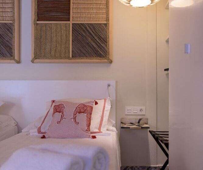 هتل Alojamiento Con Encanto La Luna En El Alba