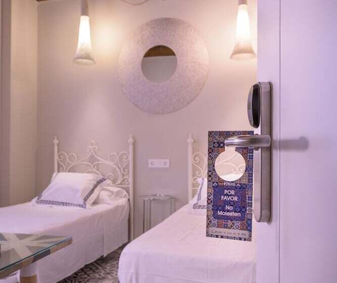 هتل Alojamiento Con Encanto La Luna En El Alba