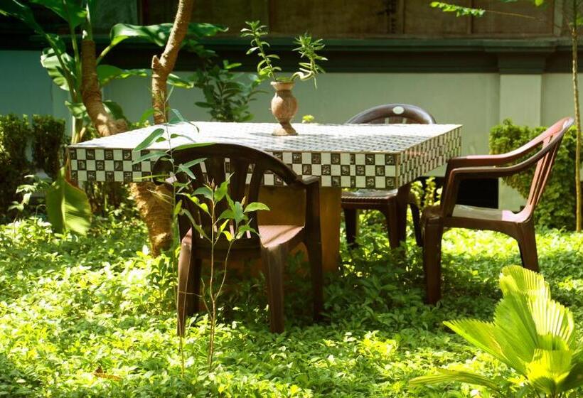 Отель Anitha S Garden Stay