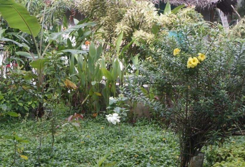 Отель Anitha S Garden Stay