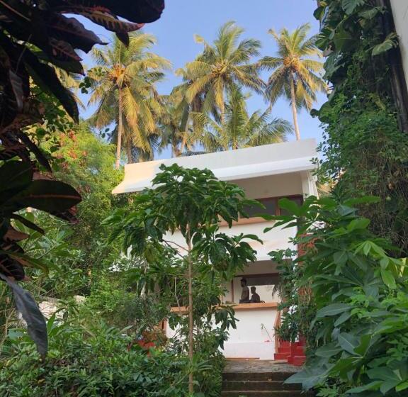 Отель Anitha S Garden Stay