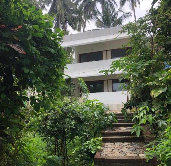 Отель Anitha S Garden Stay