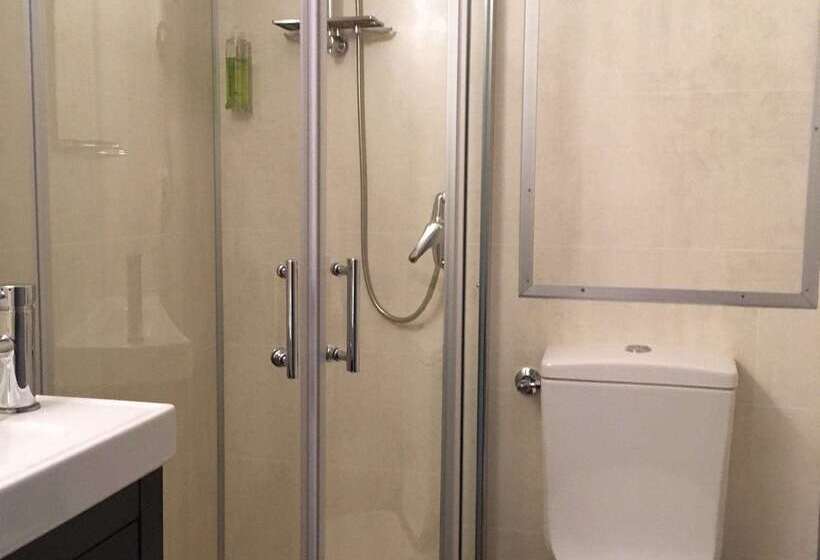 Brit Hotel Salon De Provence