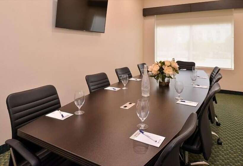 ホテル Candlewood Suites   Austin Airport, An Ihg