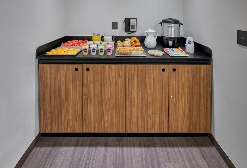 호텔 City Express By Marriott Ensenada