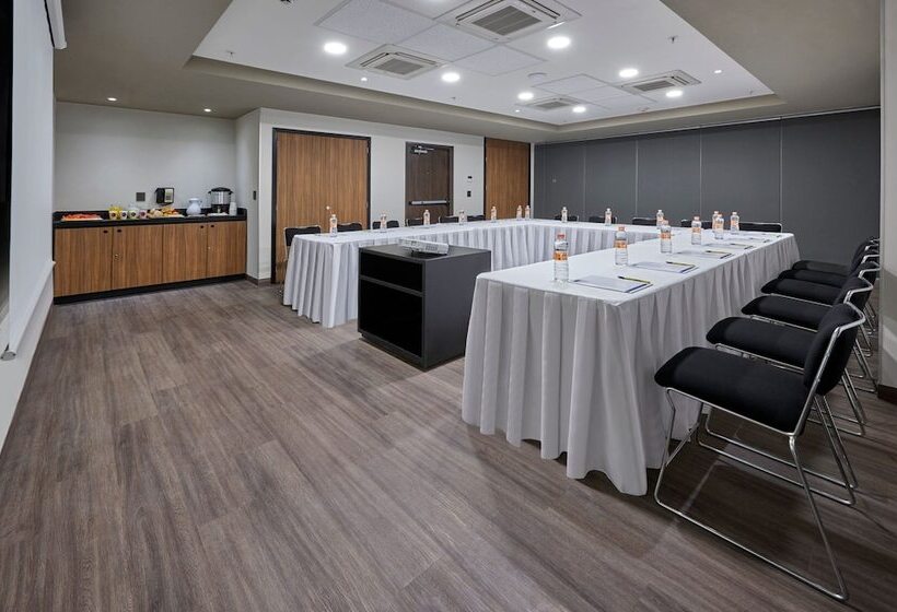 호텔 City Express By Marriott Ensenada