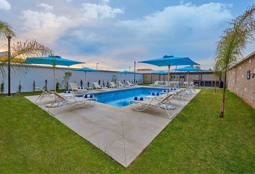 호텔 City Express By Marriott Ensenada