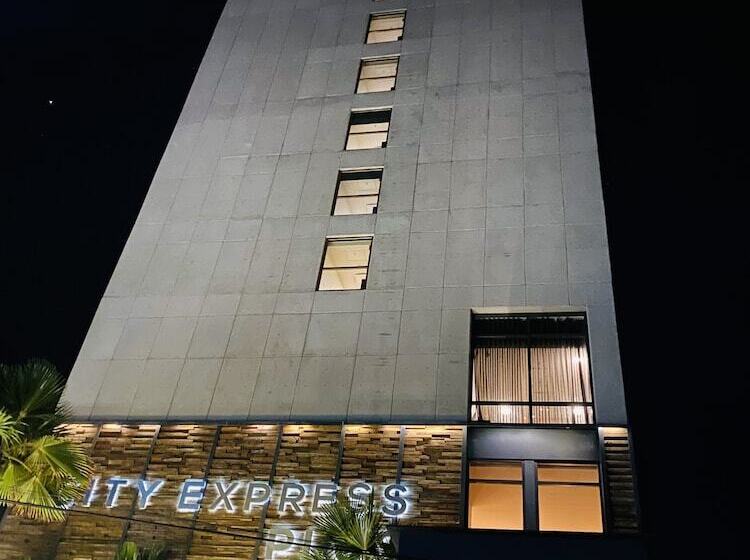 فندق City Express Plus By Marriott Ensenada