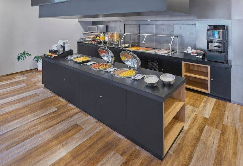 فندق City Express Plus By Marriott Ensenada