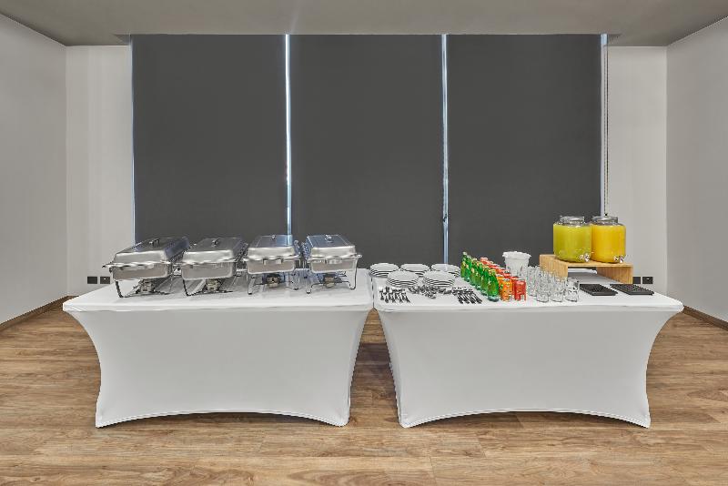 Отель City Express Plus By Marriott Tijuana