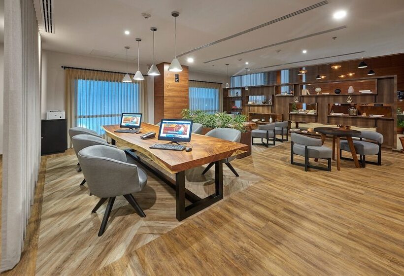 Отель City Express Plus By Marriott Tijuana