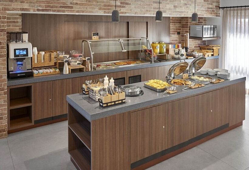 Отель City Express Plus By Marriott Tijuana