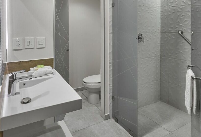 Отель City Express Plus By Marriott Tijuana