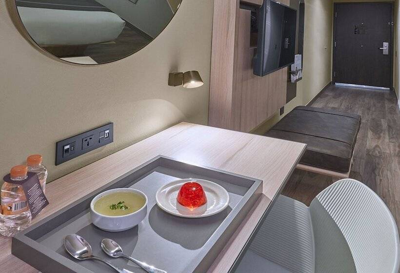 Отель City Express Plus By Marriott Tijuana