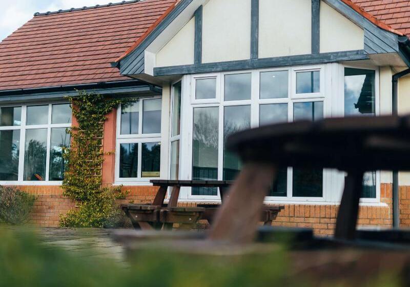 Отель Ibis Coleraine Riverside