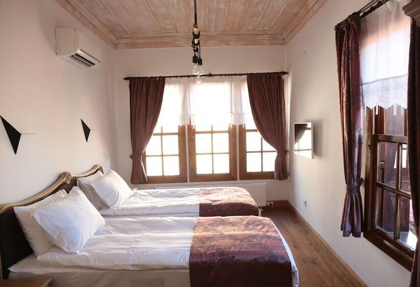 בית מלון כפרי Isparta Historical Mansion Eskiciler Konağı   Cittaslow