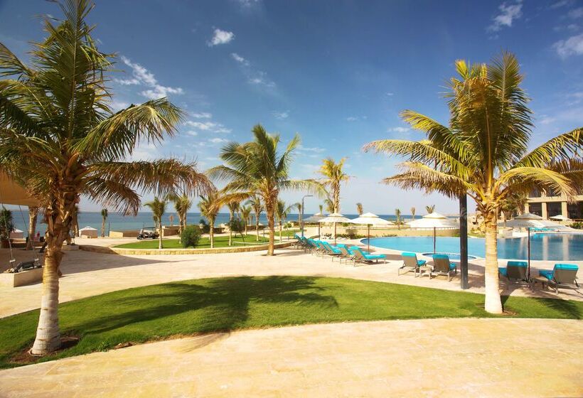 Otel Golden Tulip Sharma Resort