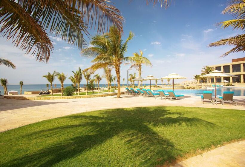 Otel Golden Tulip Sharma Resort