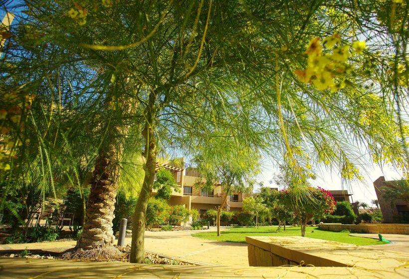 Otel Golden Tulip Sharma Resort