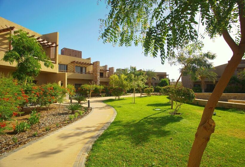 Otel Golden Tulip Sharma Resort