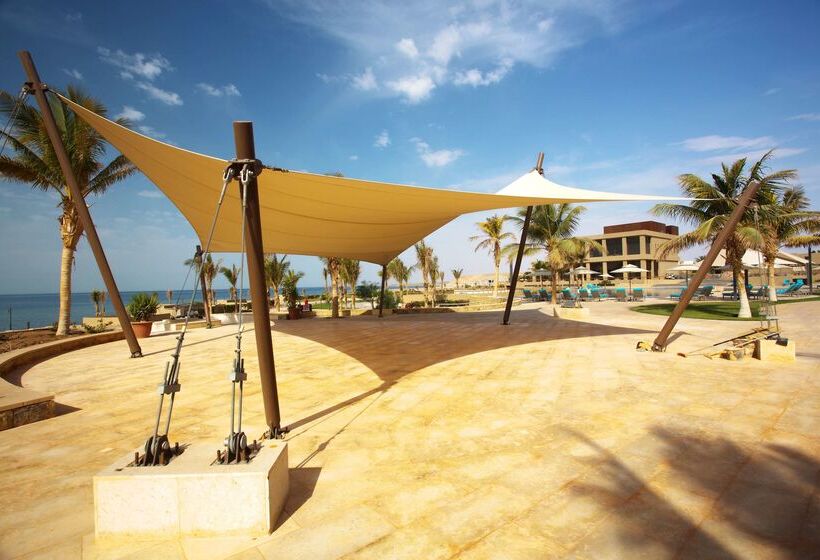 Otel Golden Tulip Sharma Resort