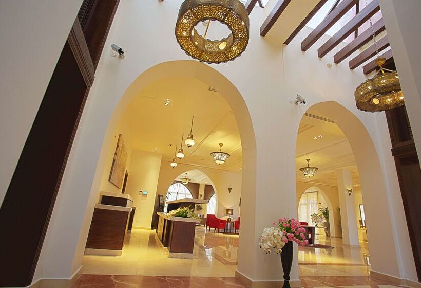 Otel Golden Tulip Sharma Resort