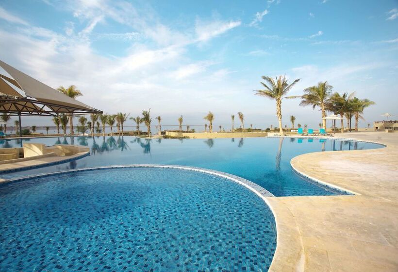 Otel Golden Tulip Sharma Resort