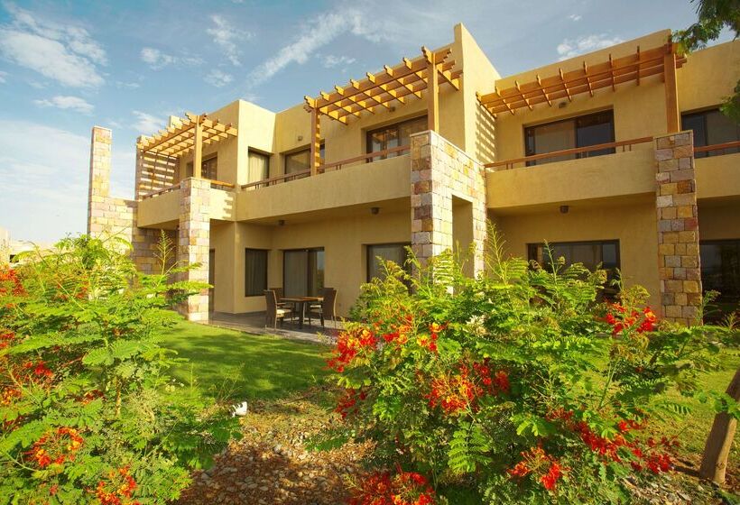 Otel Golden Tulip Sharma Resort