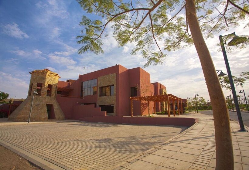 Otel Golden Tulip Sharma Resort