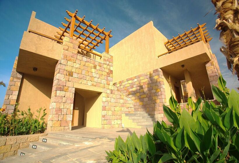 Otel Golden Tulip Sharma Resort