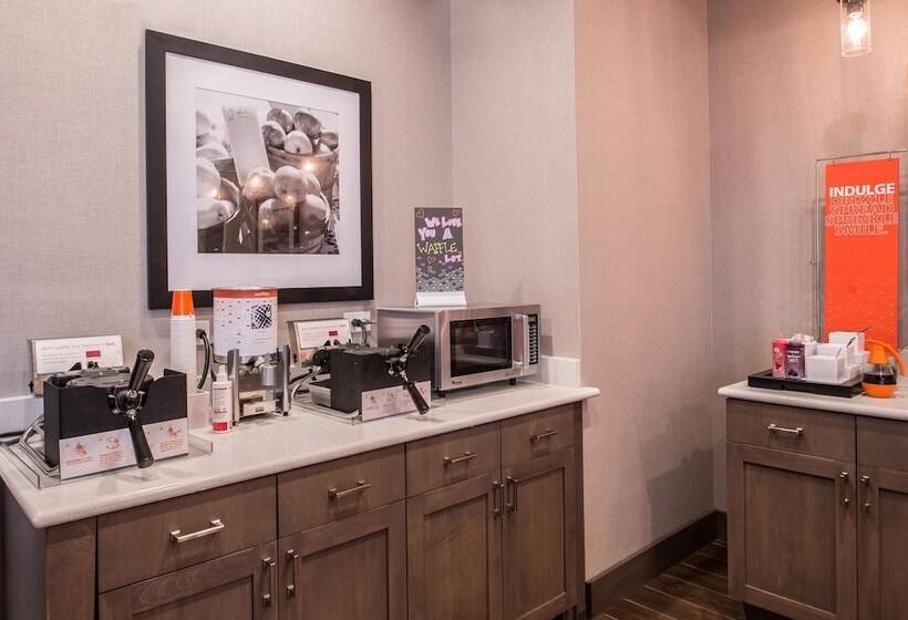 فندق Hampton Inn Benson