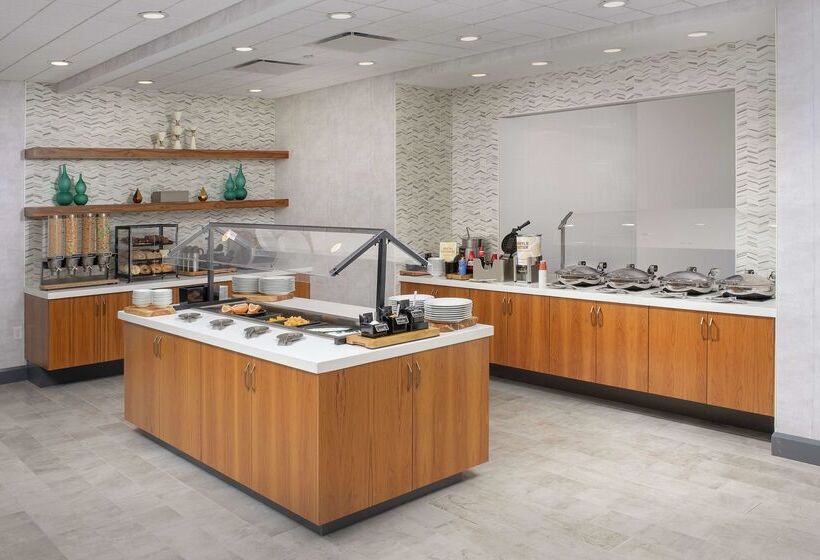 Отель Hilton Garden Inn Westchester Dobbs Ferry, Ny