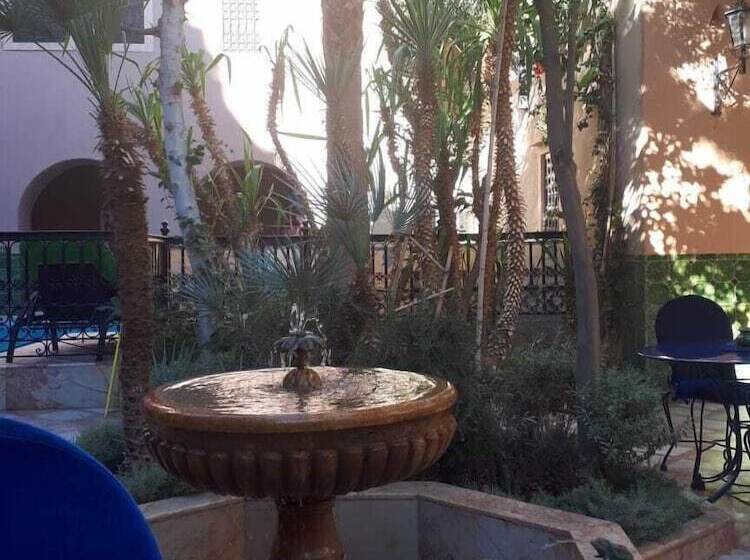 هتل Hôtel Riad Dar Daïf