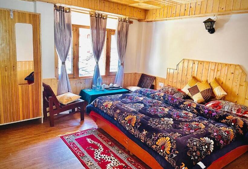 ホテル La Voglia Old Manali